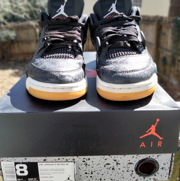 Jordan 4 retro SE
